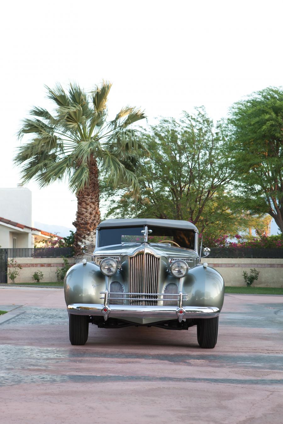  Packard Super Eight One-Eighty Darrin Convertible Sedan by Howard Dutch Darrin 1940 года  (фото 9 из 30)